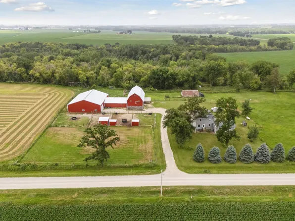 2682 110th St, Fredericksburg, IA 50630
