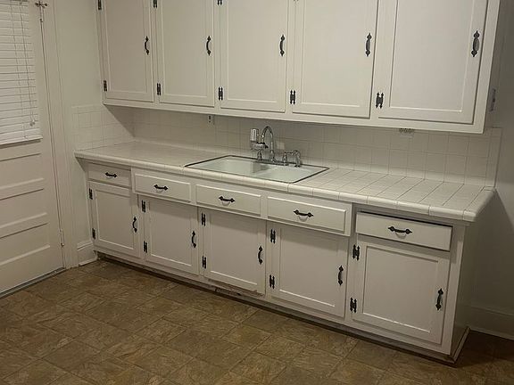 4th image of 9 E Mountainview Ave