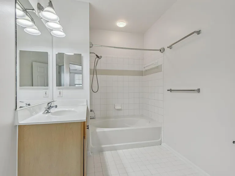 2321 25th St S #411 — Photo 14