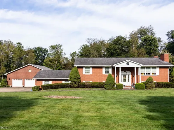 215 Boyce Dr, Chester, WV 26034