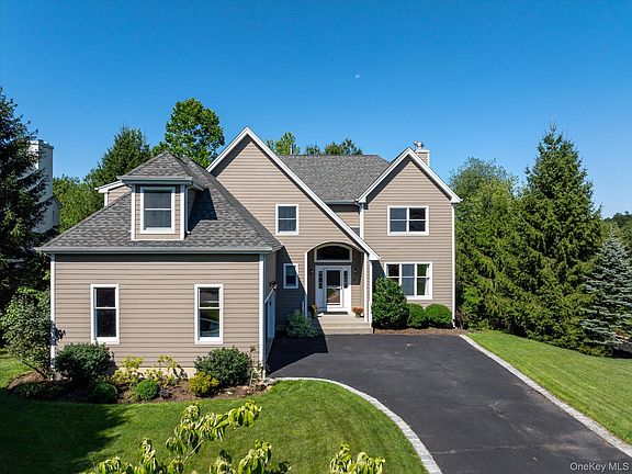 2nd image of 4 Harris Court