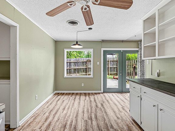 4th image of 1800 Bittersweet Ave
