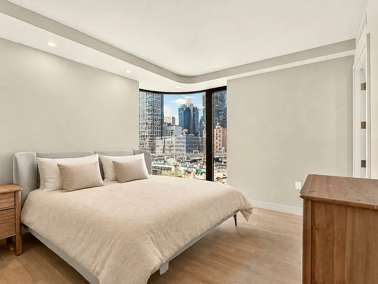400 W 38th St #5GN — Photo 22
