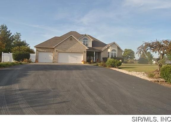 Large Three Car Garage