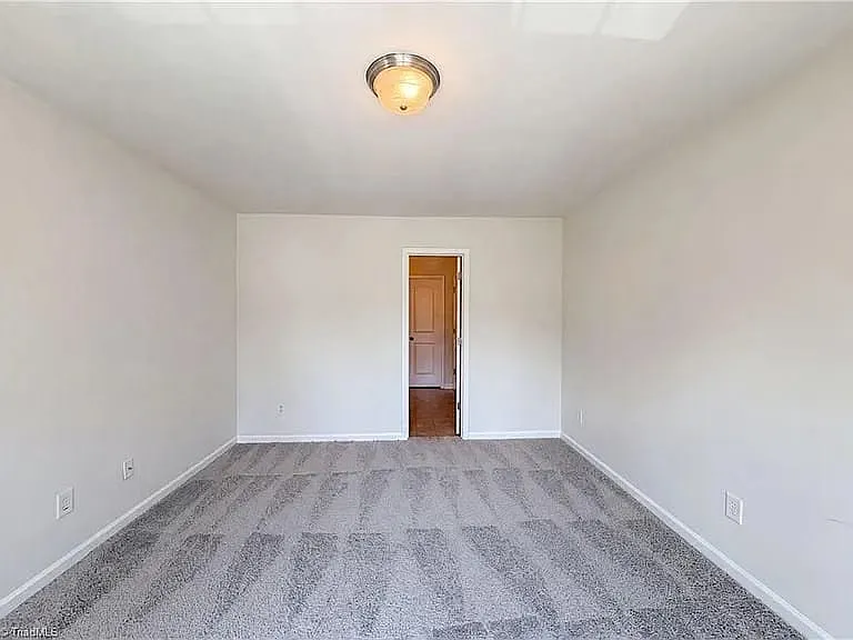 4662 Chapel Ridge Dr — Photo 1