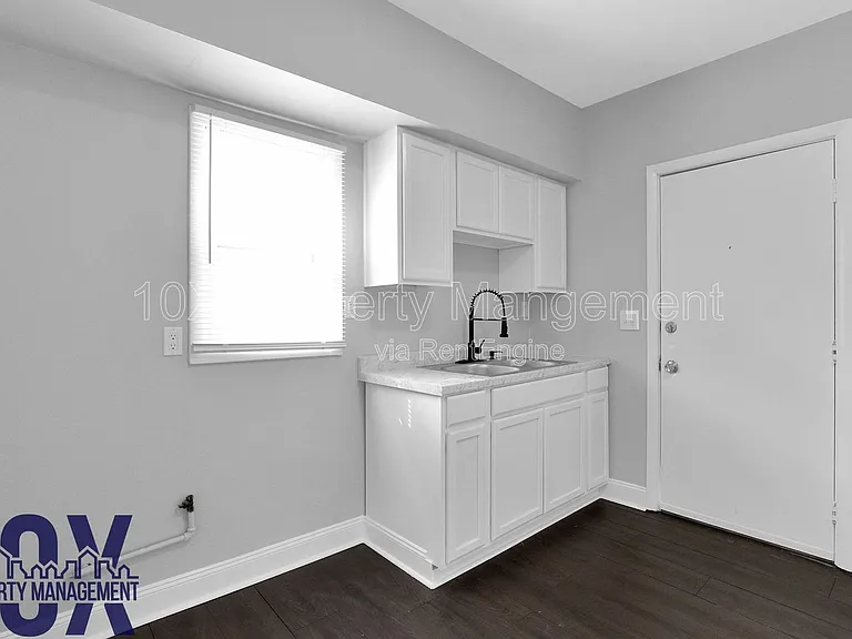 1805 S 6th St #1/2 — Photo 12