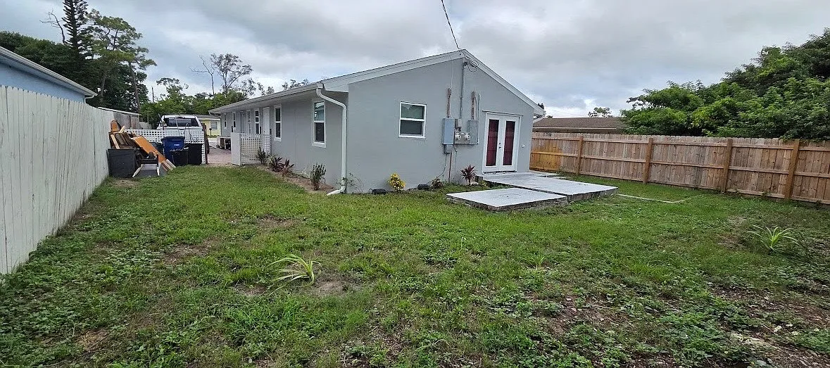 3 bed, 1.0 bath, 1000 sqft, $1,700 — Photo 3
