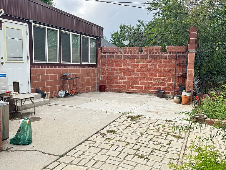 1670 S Wyandot St — Photo 10