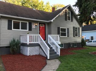 914 Clinton St, Algonac, MI 48001