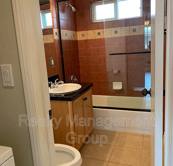 3932 9th Ave #18 — Photo 8