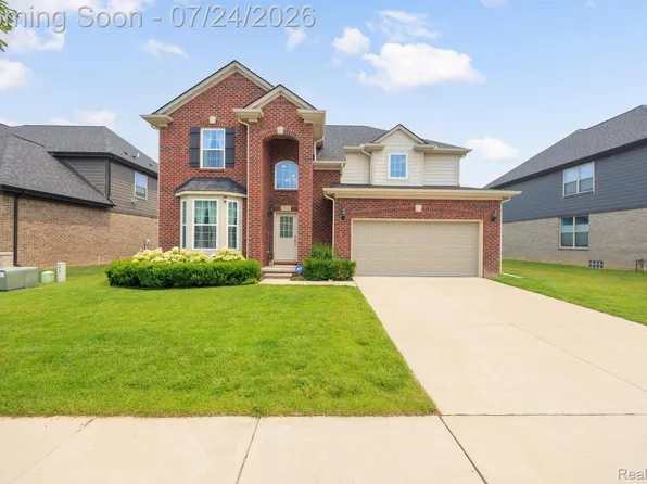 3534 Birchmount Dr, Troy, MI 48083
