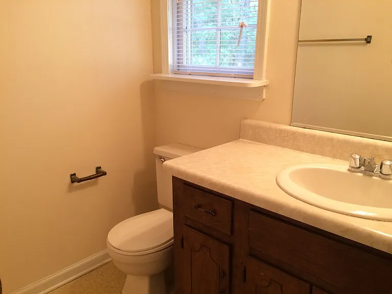 240 Highland Park Dr #240 — Photo 3