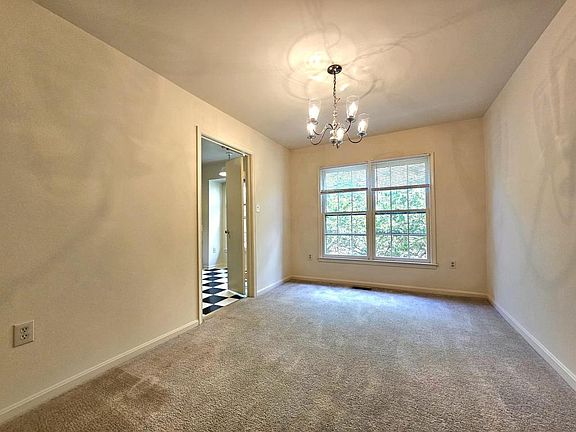 5th image of 4711 Gainsborough Dr