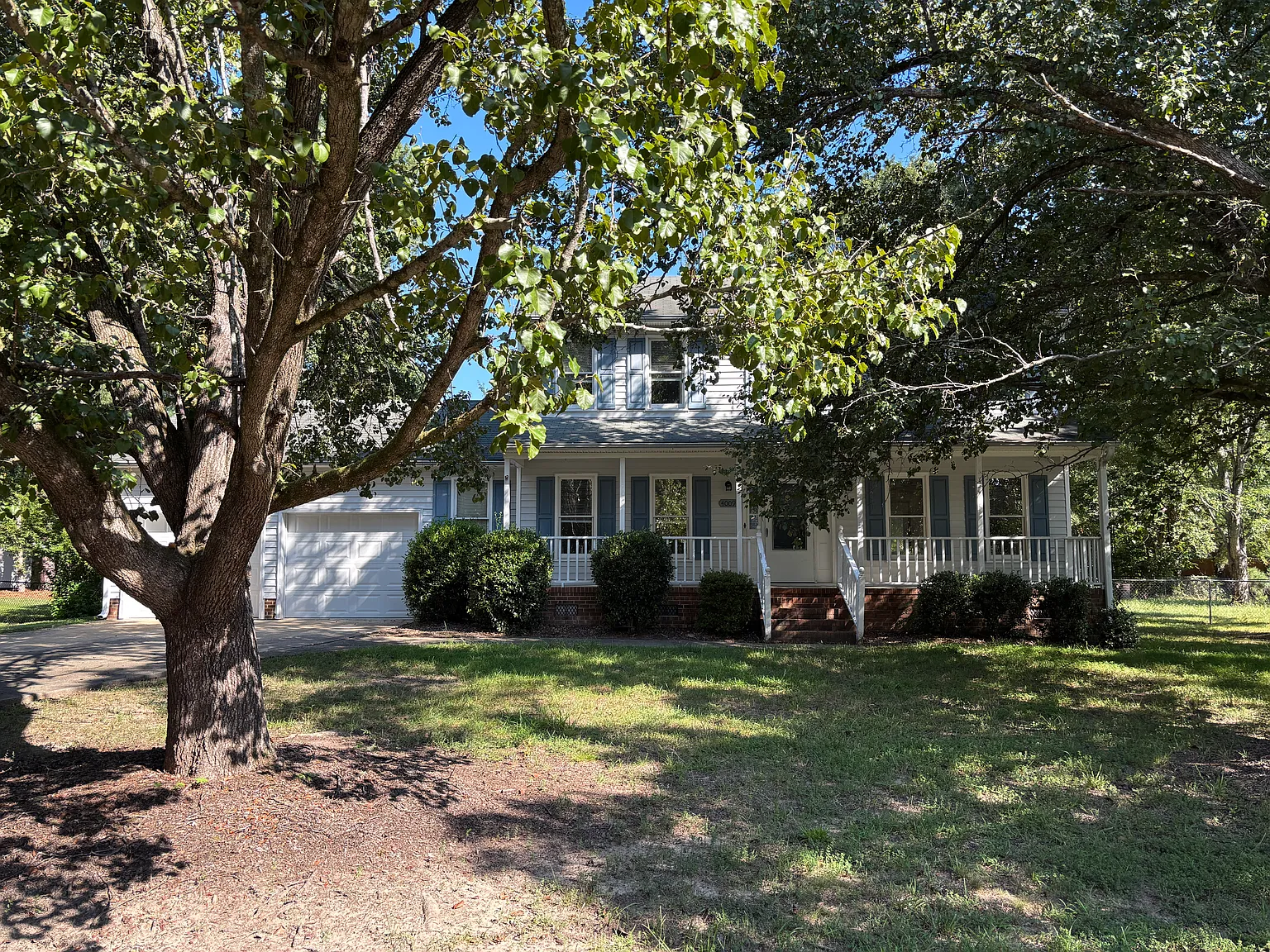 Pet friendly with fenced yard — Photo 3