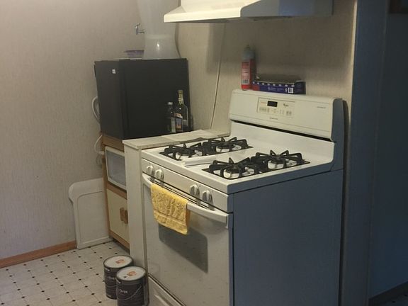 2nd image of 61 21st St