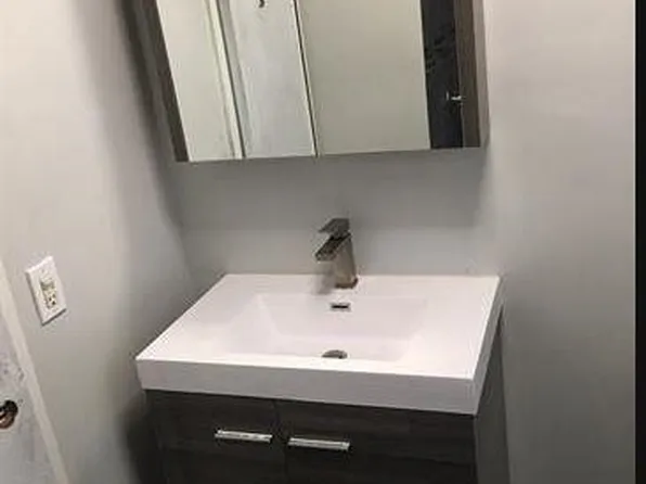 398 Ege Avenue image 10 of 12