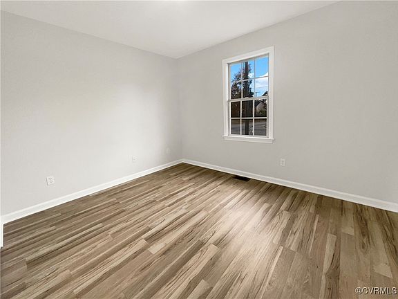 5th image of 1600 Stewart Ave