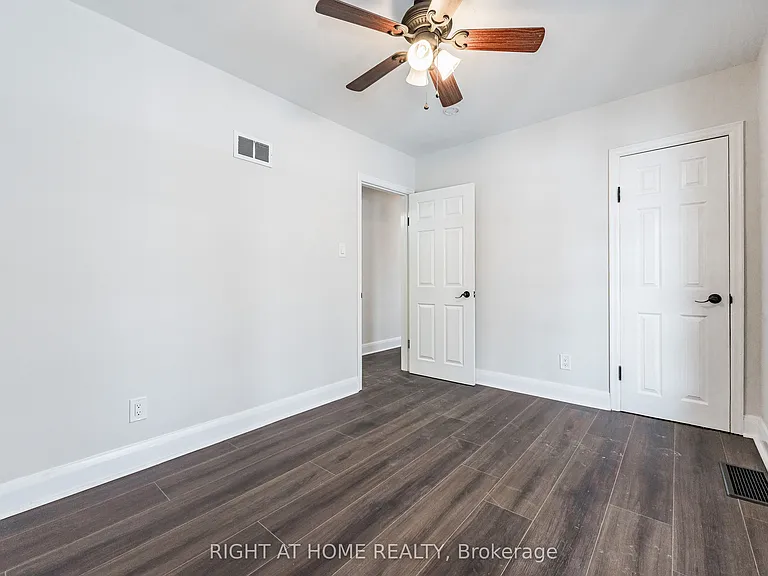 18 Ridgewood Ave — Photo 18