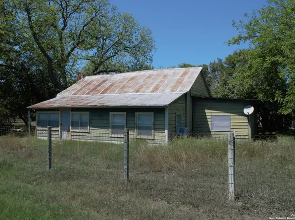 467 Garden St, Utopia, TX 78884