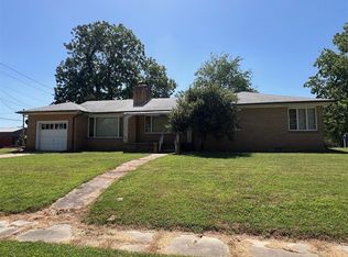 805 S Seminole Ave, Weleetka, OK 74880