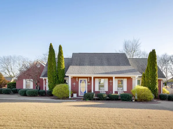 153 Bridgewood Dr, Killen, AL 35645
