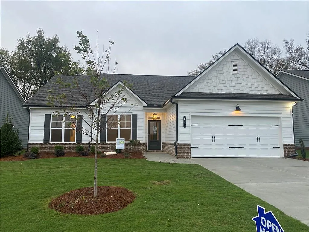 213 Montview Dr photo 1