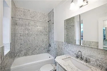 Rented by R New York