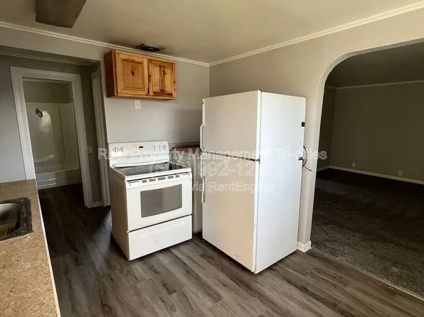 919 E 27th Ave, Kennewick, WA 99337