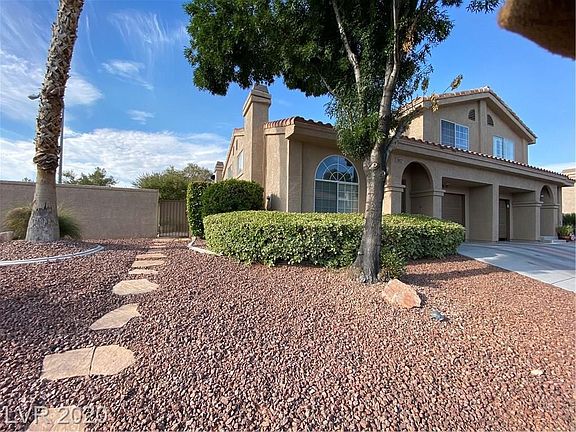 2nd image of 2827 Floral Peak Dr