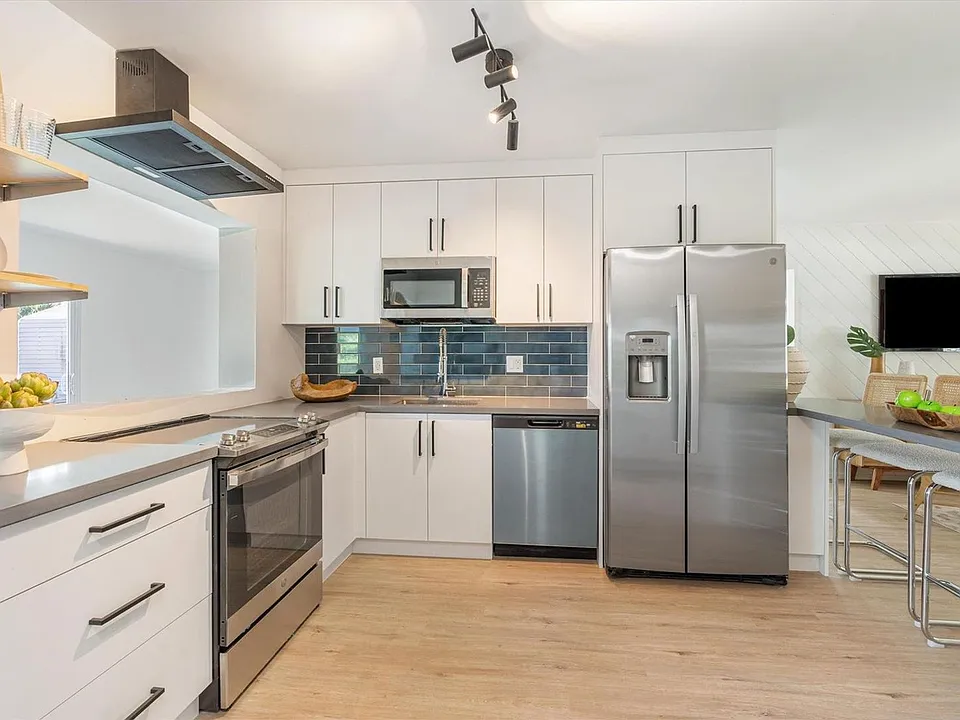 181 NW 48th Ct