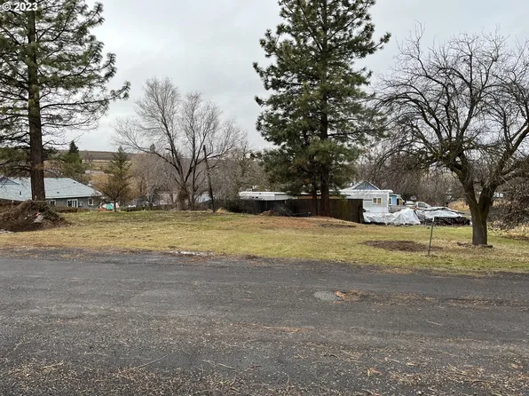 708 Wilson St, Wasco, OR 97065