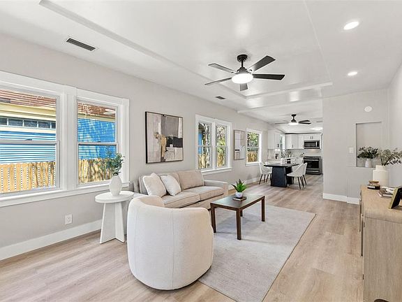 3rd image of 604 E Lambright St