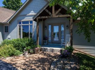 570 Bayberry Ln, Slinger, WI 53086