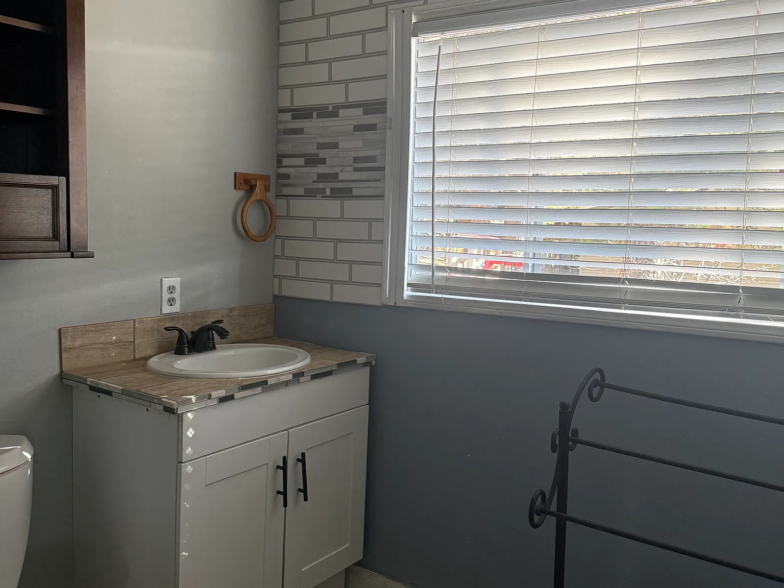 3 bed, 936 sqft, $1,800 — Photo 4