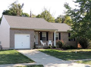 2206 Siesta Dr, Batavia, OH 45103