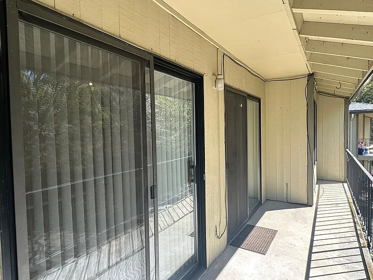 2700-2728 SW Beaverton Hillsdale Hwy — Photo 9