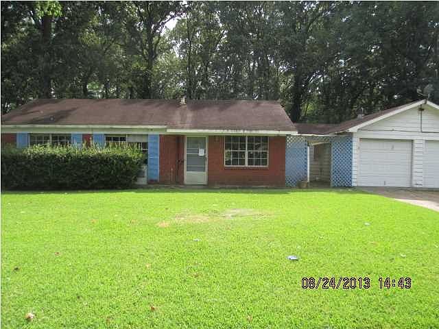 1st image of 3227 Longwood Dr