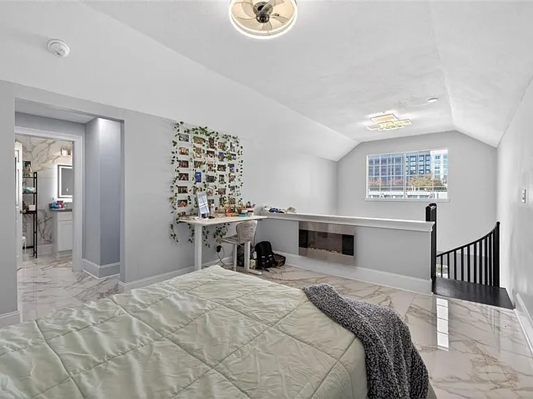 1075 Peachtree Walk NE #A512 — Photo 22