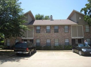 3009 W Sycamore Cir, Euless, TX 76040