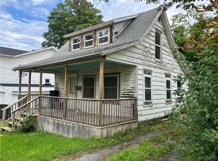 95 Walton St, Alexandria Bay, NY 13607