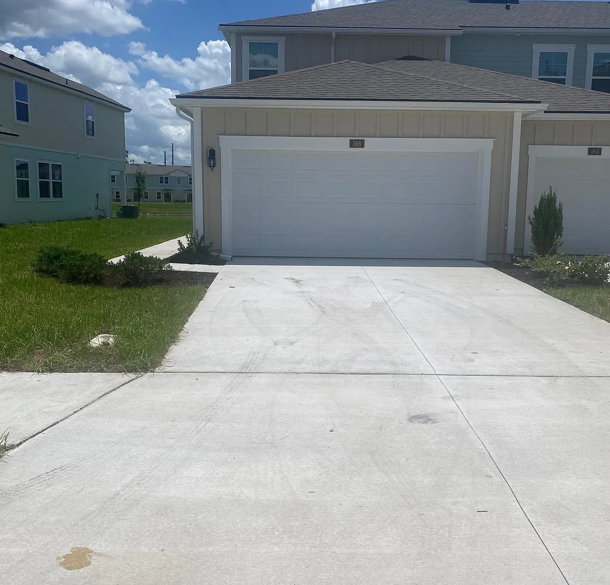 3 bed, 2.5 bath, 1795 sqft, $2,395 — Photo 1