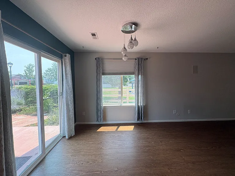 10652 Forester Pl — Photo 7