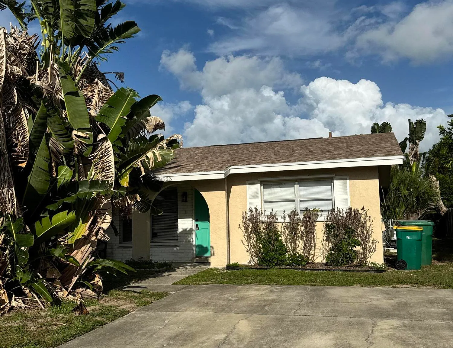 2 bed, 2.0 bath, 2340 sqft, $2,200 — Photo 2