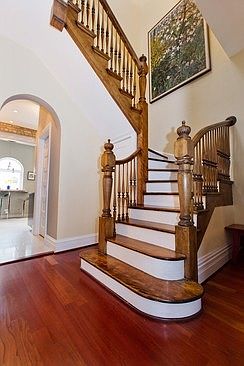 2nd image of 3827 N Alta Vista Ter