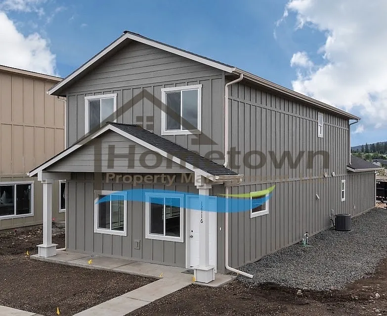 Very Nice Craftsman 3 Bedroom 2.5 Bathroom Home in Crown Pointe Estates, Post Falls! — Photo 2