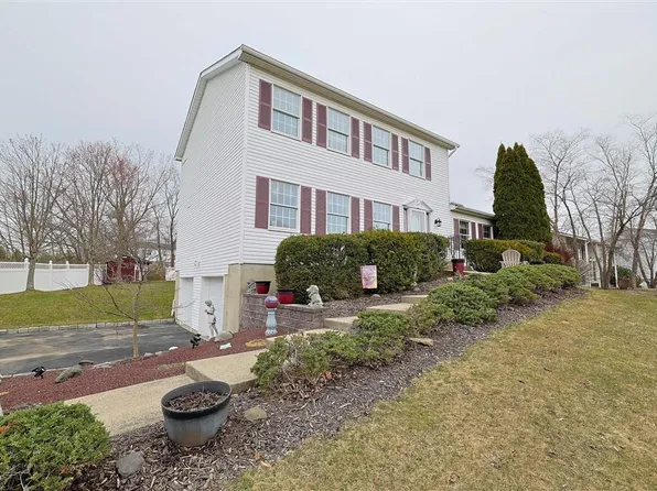 107 Heather Circle, Newburgh, NY 12550