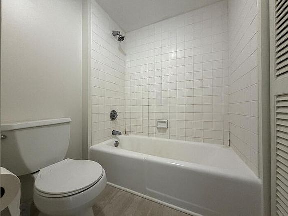 5th image of 400 Hobron Ln