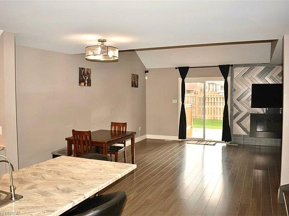 4th image of 1 Chamberlain Ave #9