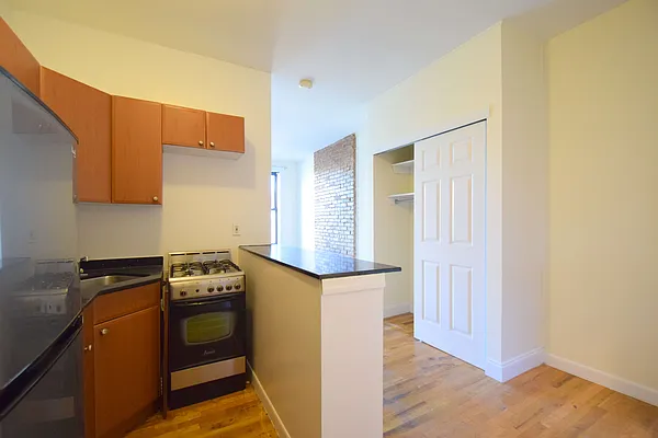 Rented by Uptown Flats LLC | media 4