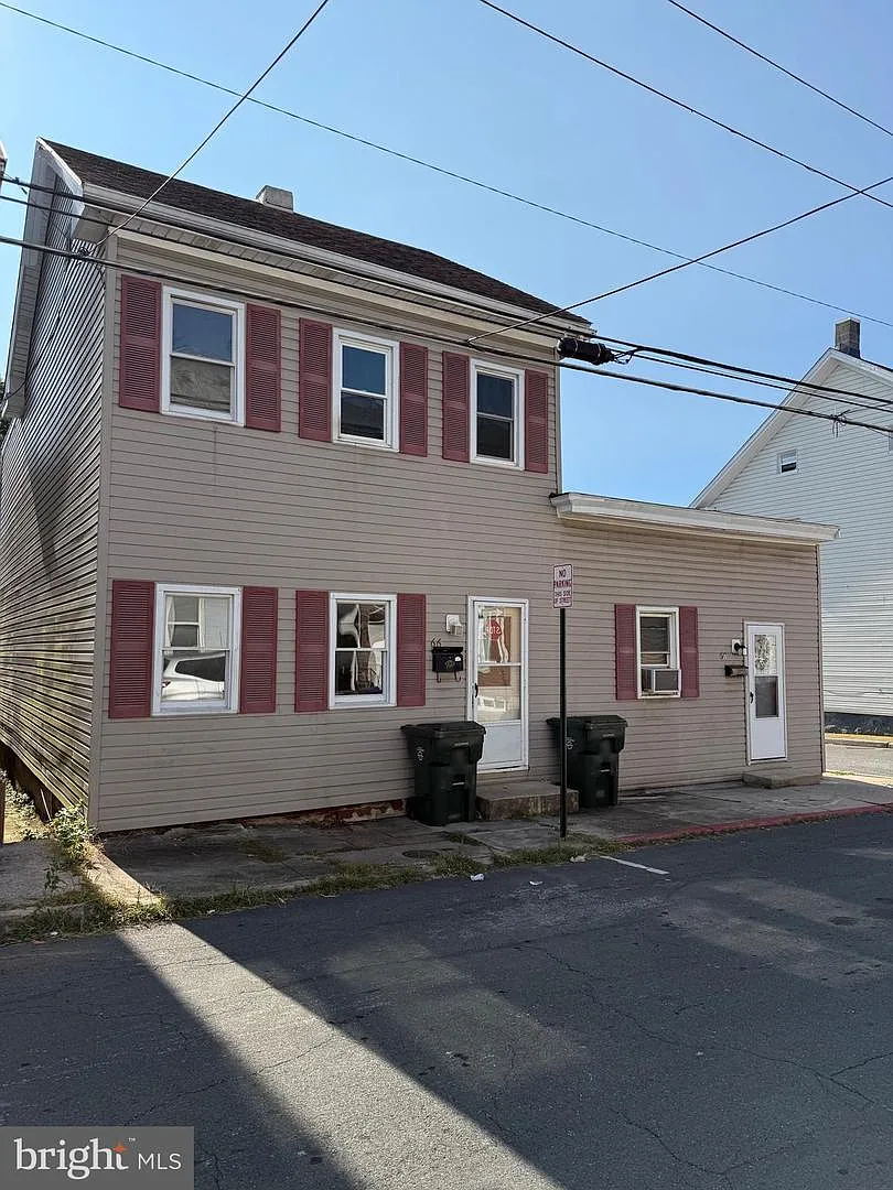 66 Elizabeth St photo 1